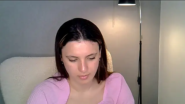 KiraHoney online show from May 12, 2026, 10:12 am