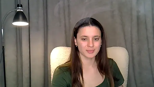 KiraHoney online show from June 12, 2026, 7:35 pm