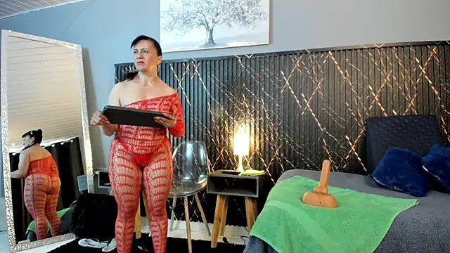 clara heat online show from August 4, 2026, 7:05 pm