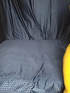 SEXYY TRANSY WITH GIRL online show from February 1, 2026, 4:05 pm