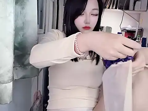 Snapshot of 99EE-yy chatting on November 14, 2025, 12:37 pm 99EE-yy online show from November 14, 2025, 12:37 pm