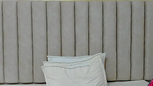 Lilith Aliany  online show from November 4, 2025, 12:04 pm