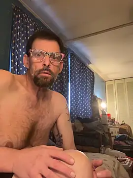 biggdaddyandqueenn online show from December 5, 2025, 8:38 pm