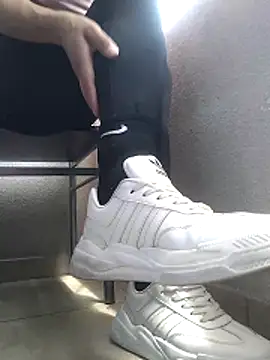 Snapshot of Xeena_ chatting on November 14, 2025, 5:22 pm Xeena online show from November 14, 2025, 5:22 pm