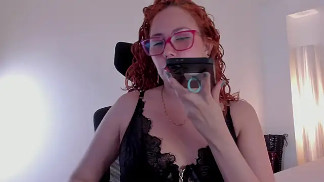 Snapshot of MistressErza chatting on June 9, 2026, 7:03 pm MistressErza online show from June 9, 2026, 7:03 pm
