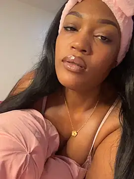 Snapshot of PrincessDreamm chatting on November 6, 2025, 12:55 am PrincessDreamm online show from November 6, 2025, 12:55 am