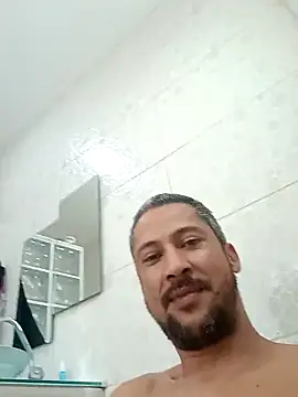 Arrombador20 online show from May 7, 2026, 6:02 pm
