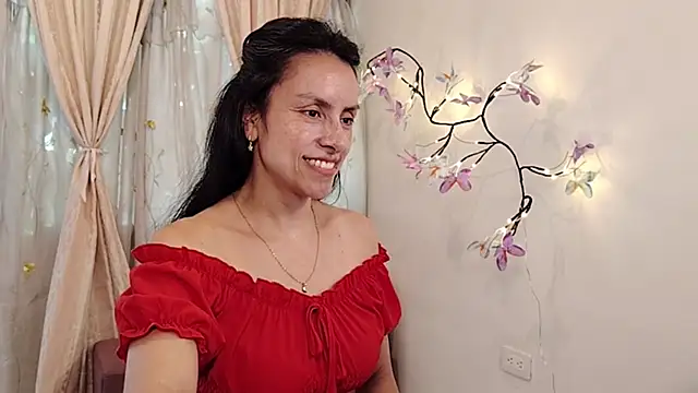 Snapshot of Bella_Exhibition chatting on May 23, 2026, 7:07 pm Bella Exhibition online show from May 23, 2026, 7:07 pm