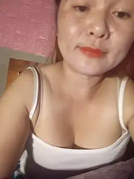 Snapshot of Panda-white chatting on November 8, 2025, 1:11 pm Panda-white online show from November 8, 2025, 1:11 pm