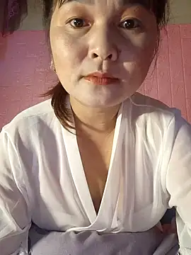 Panda-white online show from November 18, 2025, 1:22 am