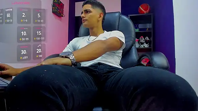 Snapshot of Alex_king27 chatting on February 7, 2026, 1:53 am Alex king27 online show from February 7, 2026, 1:53 am