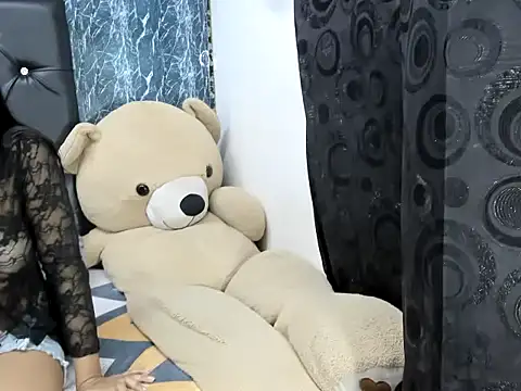 Snapshot of catalinax18 chatting on November 8, 2025, 3:50 am catalinax18 online show from November 8, 2025, 3:50 am