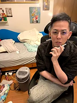 ippei0001 online show from November 12, 2025, 2:01 am