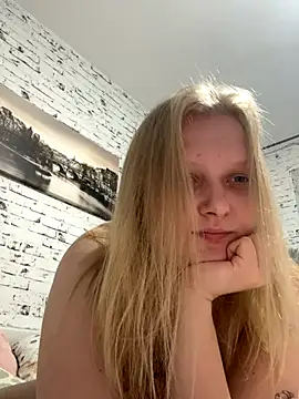 hotgoodgirll online show from December 21, 2025, 4:14 pm