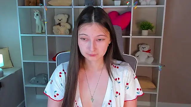Snapshot of Ella_Burns chatting on April 21, 2026, 2:37 am Ella Burns online show from April 21, 2026, 2:37 am