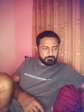 RubyEntity online show from November 16, 2025, 6:24 pm