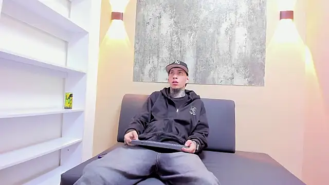 DANTE ARMSTRONG online show from February 3, 2026, 4:10 am