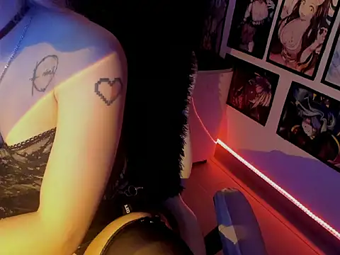 LilithMyers online show from December 2, 2025, 4:40 am