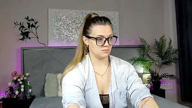 Snapshot of AnabeleBliss chatting on July 28, 2026, 12:48 pm AnabeleBliss online show from July 28, 2026, 12:48 pm