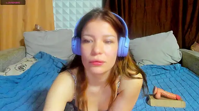 Eva purrr  online show from May 4, 2026, 1:12 am