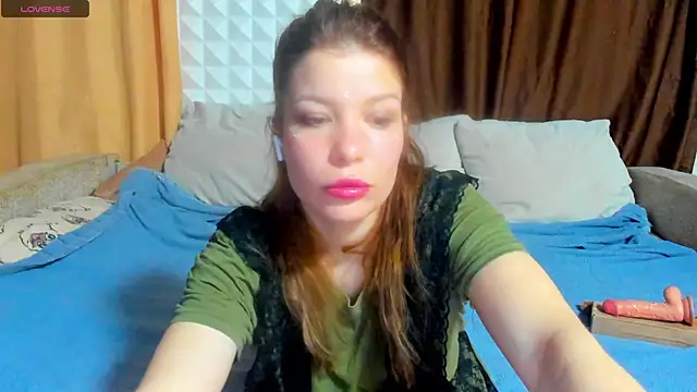 Eva purrr  online show from May 9, 2026, 1:22 am