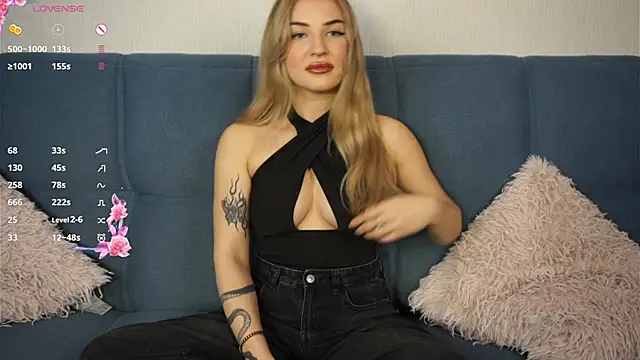 hannah aura online show from November 8, 2025, 2:06 pm