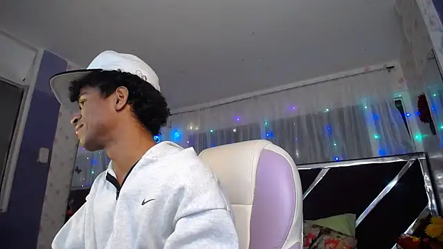 Santy bigcock 01 online show from June 1, 2026, 2:41 pm