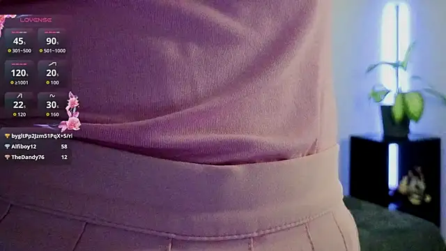 Snapshot of violetwluv chatting on November 15, 2025, 10:45 am violetwluv online show from November 15, 2025, 10:45 am