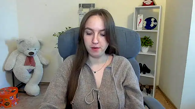 Snapshot of Nesie-Stoun chatting on November 18, 2025, 9:47 am Nesie-Stoun online show from November 18, 2025, 9:47 am