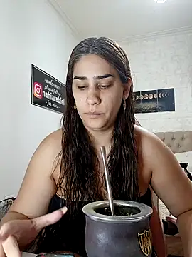 nahiarabiel33 online show from February 10, 2026, 4:22 pm