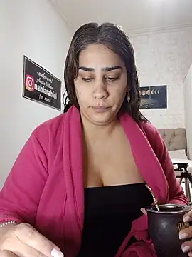 nahiarabiel33 online show from May 3, 2026, 4:13 pm