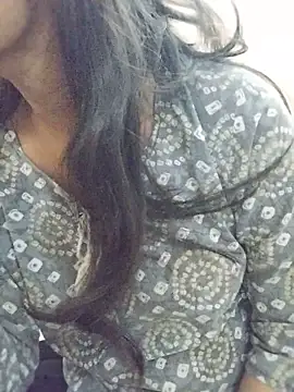 Snapshot of simran_patel chatting on February 10, 2026, 10:19 am simran patel online show from February 10, 2026, 10:19 am