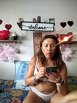 salomehill1 online show from April 27, 2026, 7:12 pm