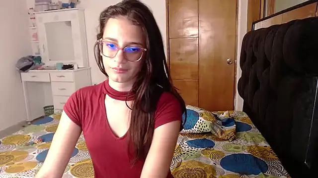 lobabella online show from November 18, 2025, 2:39 am