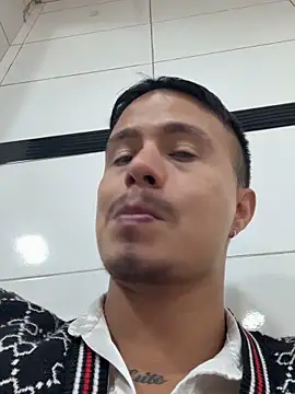 Snapshot of RaySullivan chatting on November 16, 2025, 2:39 am RaySullivan online show from November 16, 2025, 2:39 am