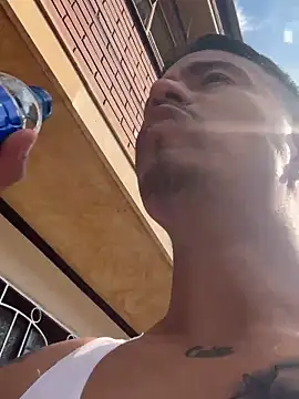 Snapshot of RaySullivan chatting on November 17, 2025, 7:52 pm RaySullivan online show from November 17, 2025, 7:52 pm