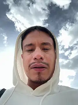 Snapshot of RaySullivan chatting on December 2, 2025, 8:04 pm RaySullivan online show from December 2, 2025, 8:04 pm