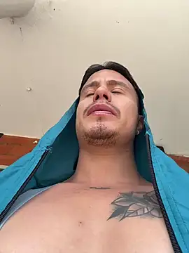 Snapshot of RaySullivan chatting on December 15, 2025, 4:22 pm RaySullivan online show from December 15, 2025, 4:22 pm