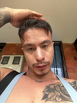 Snapshot of RaySullivan chatting on December 22, 2025, 6:16 pm RaySullivan online show from December 22, 2025, 6:16 pm