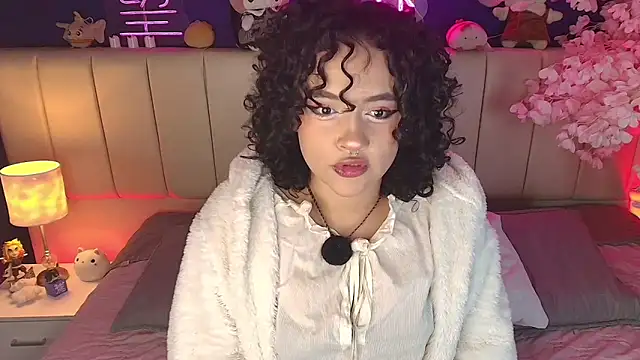 sarahRose online show from May 7, 2026, 4:18 am