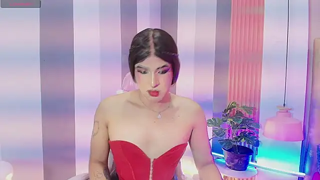 camii raux online show from November 13, 2025, 3:49 am