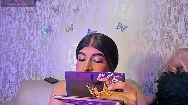 camii raux online show from February 24, 2026, 8:40 pm