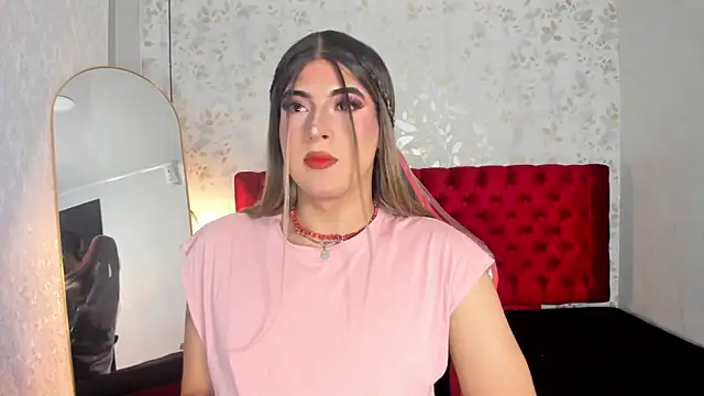 camii raux online show from May 4, 2026, 8:38 pm