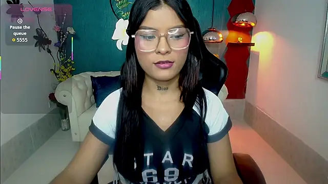 Scandarkmarie online show from November 18, 2025, 11:26 pm