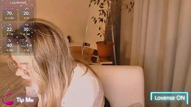 Snapshot of PolinaXXXXJones chatting on February 18, 2026, 7:43 pm PolinaXXXXJones online show from February 18, 2026, 7:43 pm