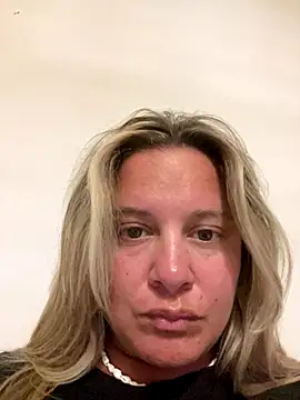 sofiabross online show from November 5, 2025, 4:34 am