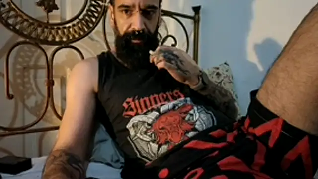 Snapshot of Cloudmanson chatting on November 5, 2025, 6:35 am Cloudmanson online show from November 5, 2025, 6:35 am