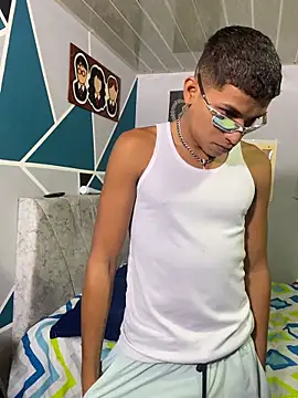 Snapshot of Mike_and_Rayan chatting on March 27, 2026, 3:23 am Mike and Rayan online show from March 27, 2026, 3:23 am