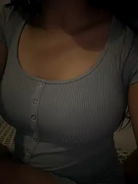 yourbabes909 online show from November 5, 2025, 6:30 pm