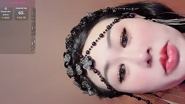 Xiaojuan61 online show from November 7, 2025, 3:01 pm